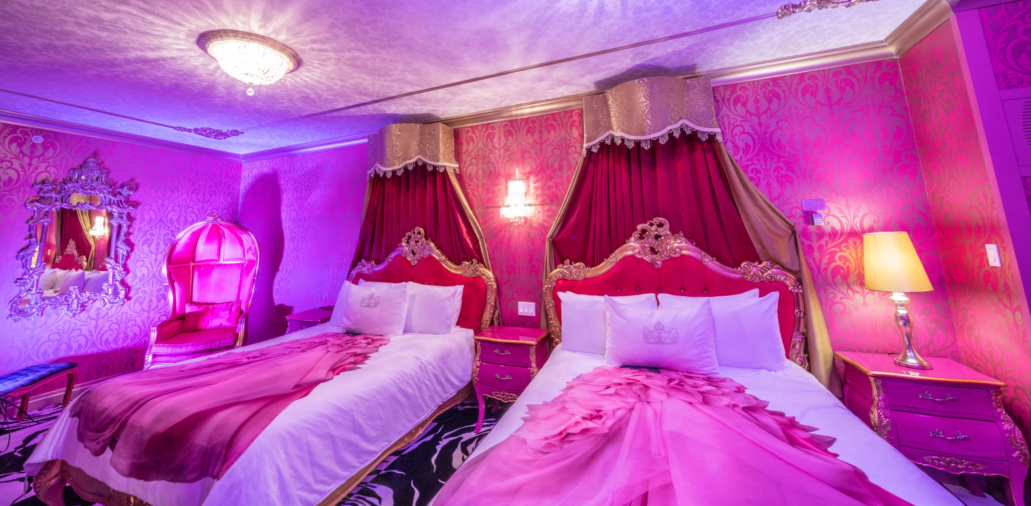 Superior Rooms | Fantasyland Hotel