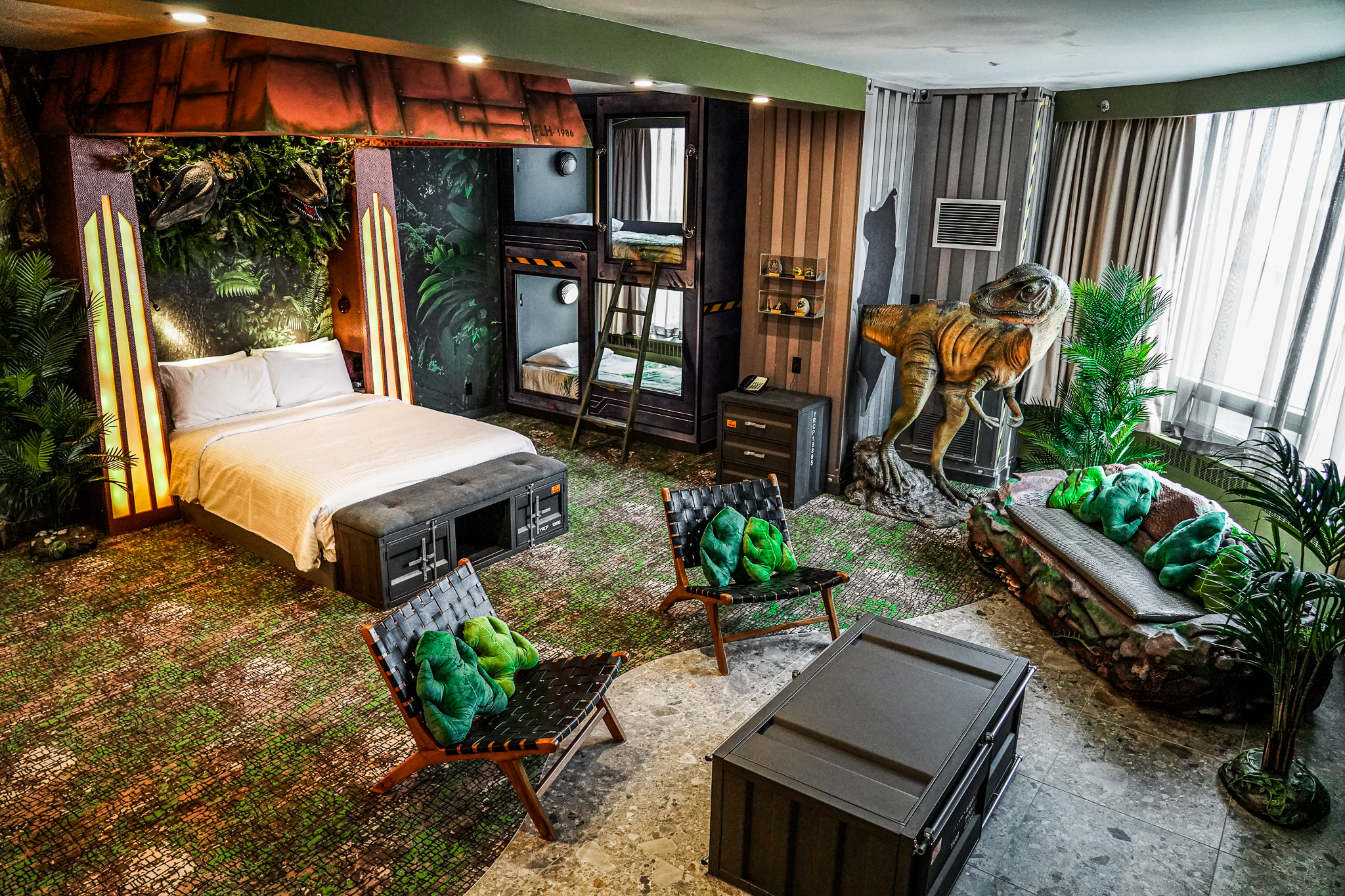 Luxury Theme Rooms | Fantasyland Hotel